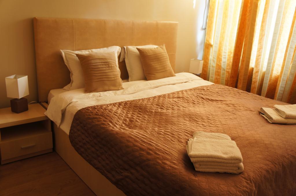Agentia H Accommodation Bukarest Eksteriør billede