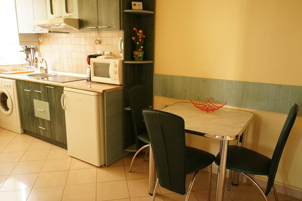 Agentia H Accommodation Bukarest Eksteriør billede